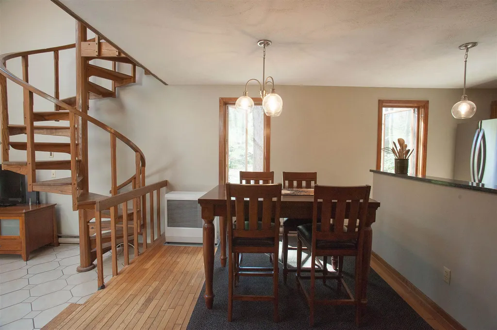 12 Happy Hollow Lane Kingston NH 03848