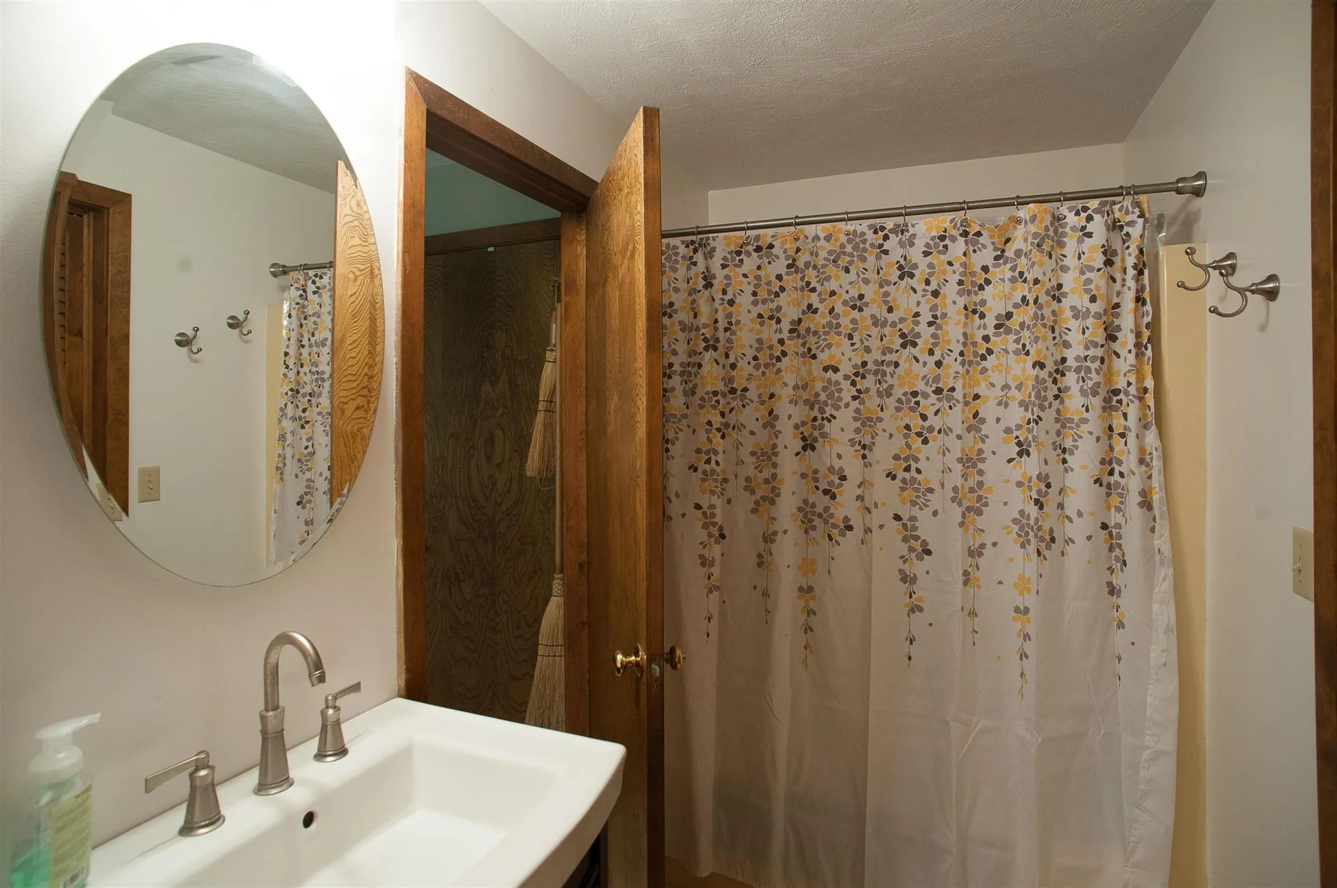 12 Happy Hollow Lane Kingston NH 03848