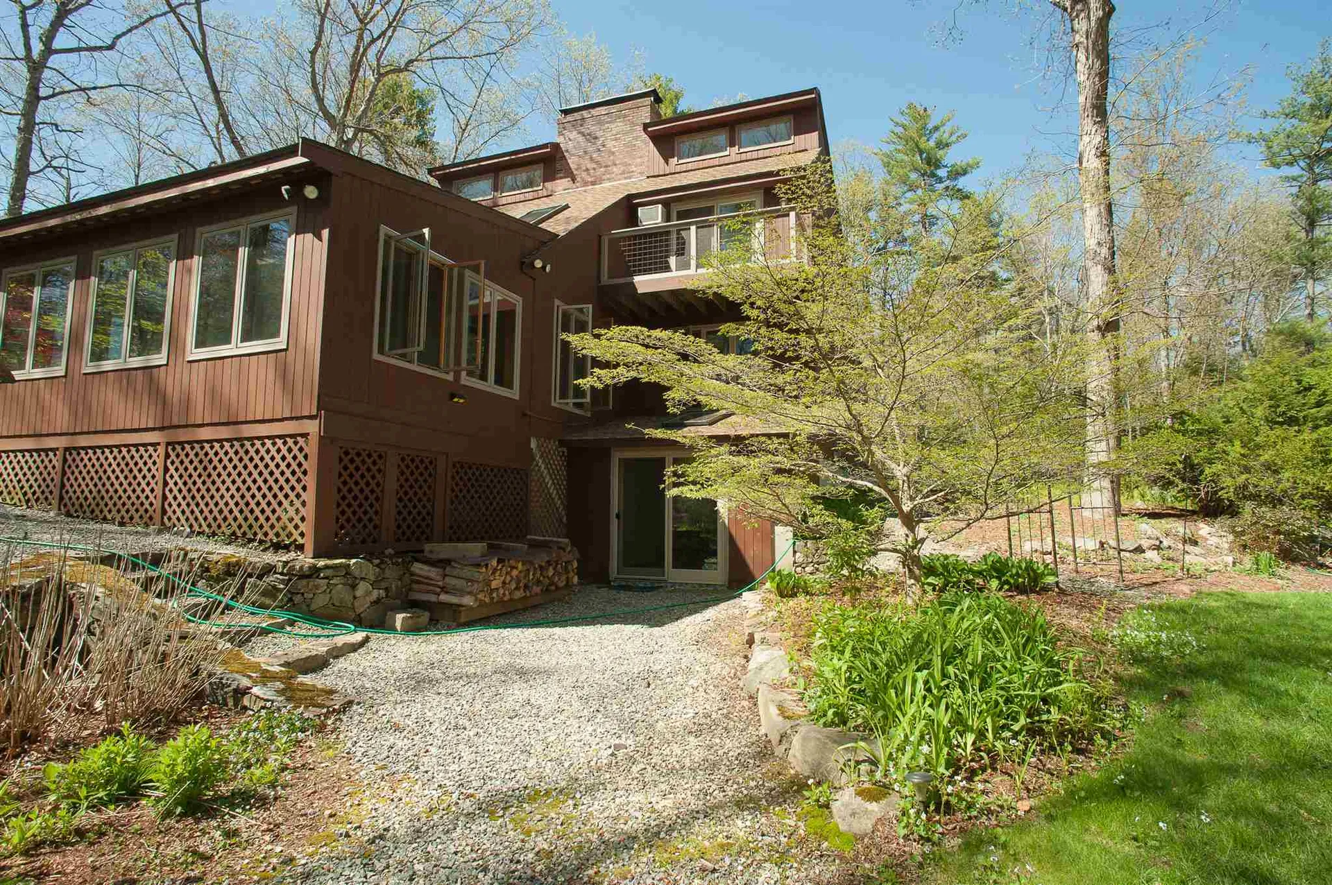 12 Happy Hollow Lane Kingston NH 03848