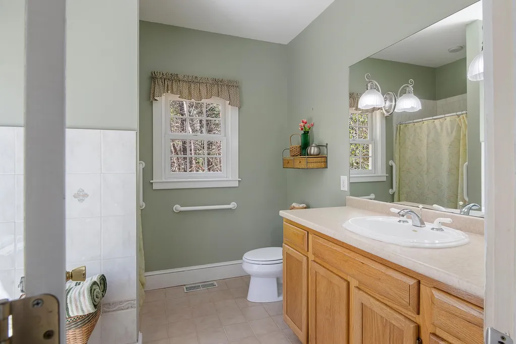 15 Juniper Lane Wilmot NH 03287