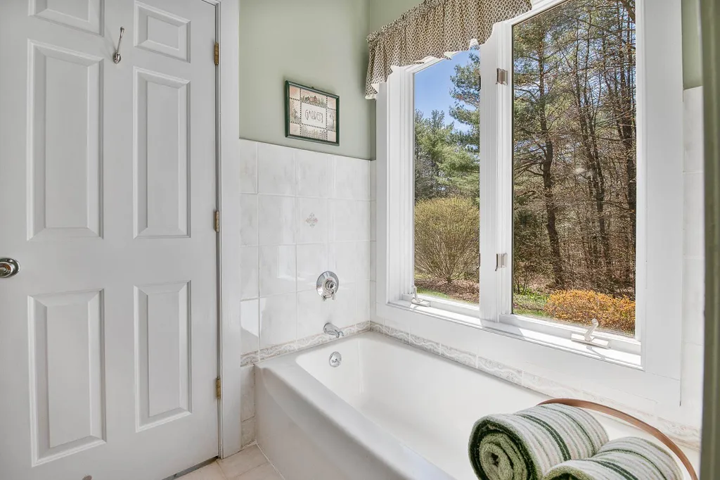 15 Juniper Lane Wilmot NH 03287