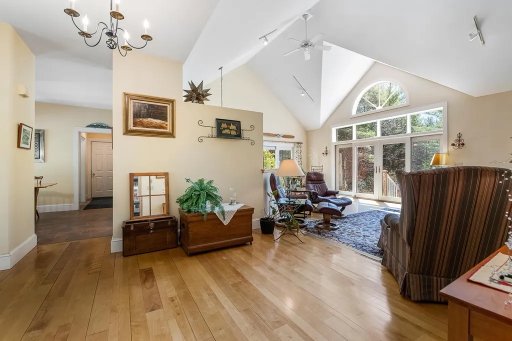 15 Juniper Lane Wilmot NH 03287