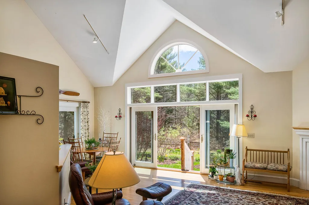 15 Juniper Lane Wilmot NH 03287