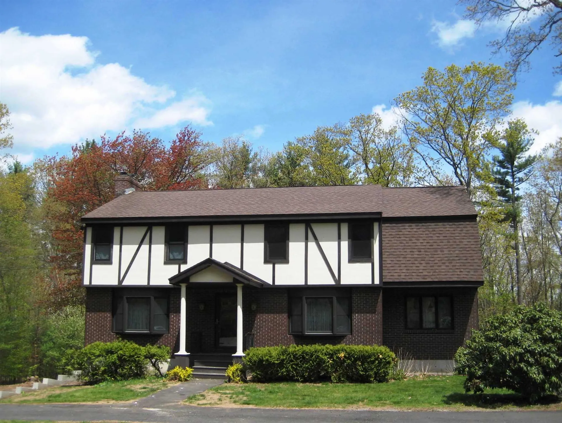 62 Hovey Road Londonderry NH 03053