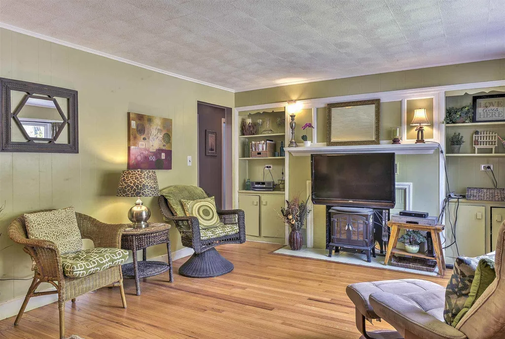 84 Woodland Avenue Keene NH 03431