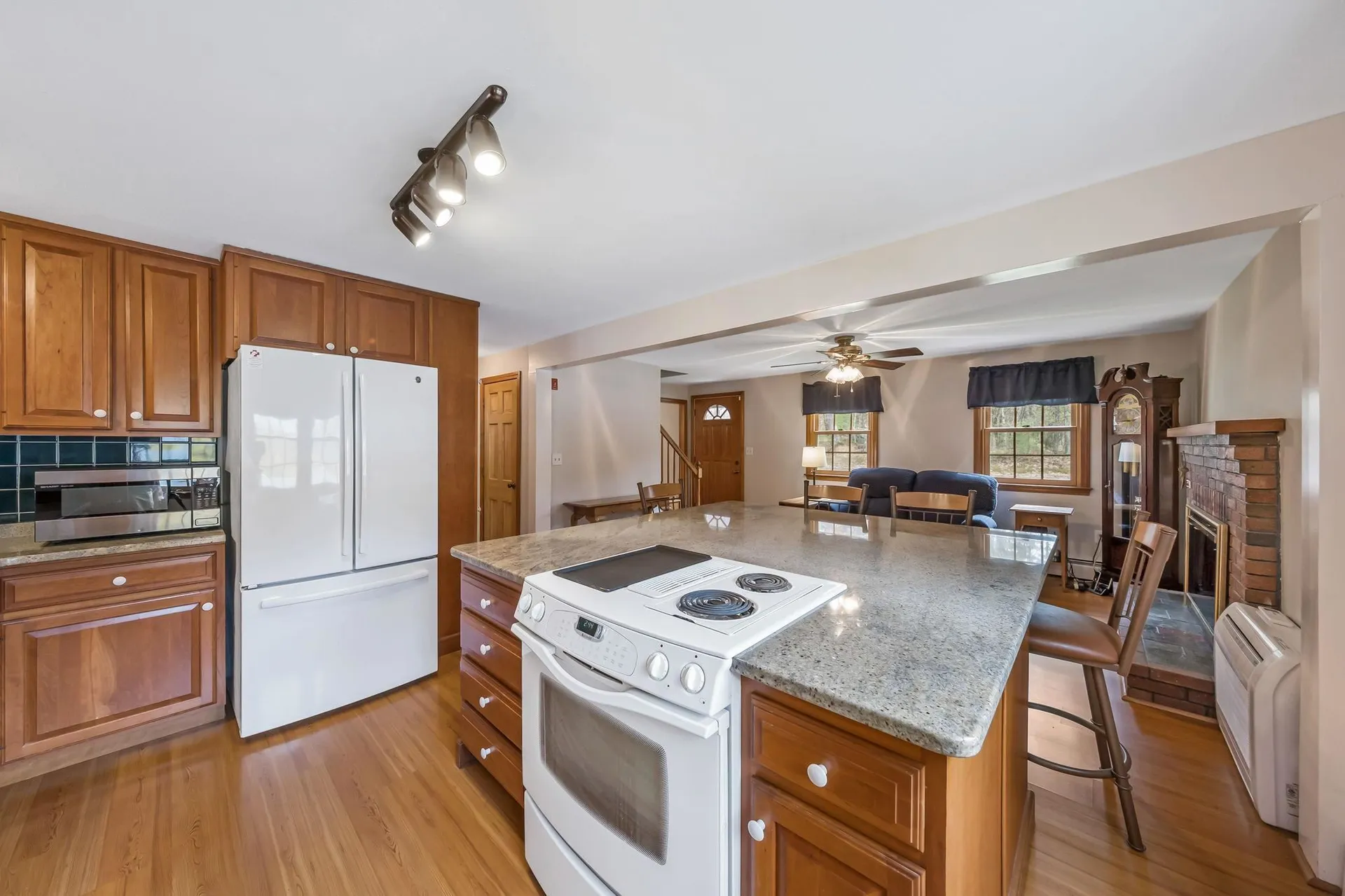 88 Londonderry Road Windham NH 03087