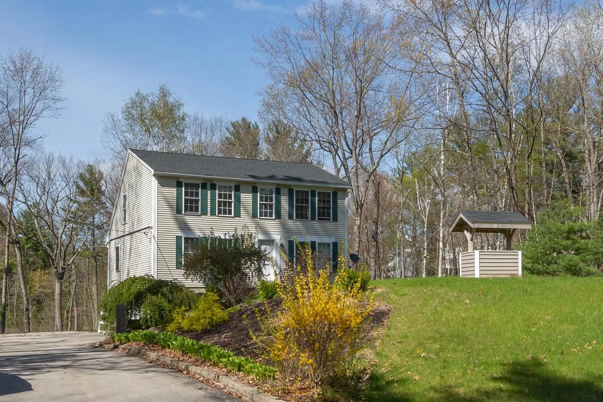 17 Bancroft Road Londonderry NH 03053