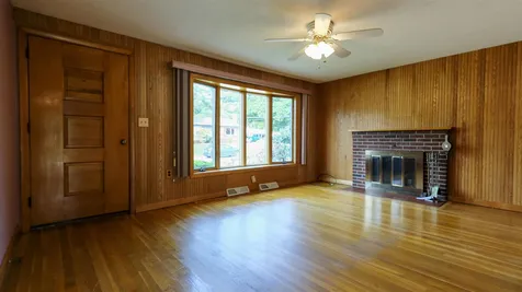 26 Twinbrook Avenue Salem NH 03079