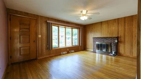 26 Twinbrook Avenue Salem NH 03079