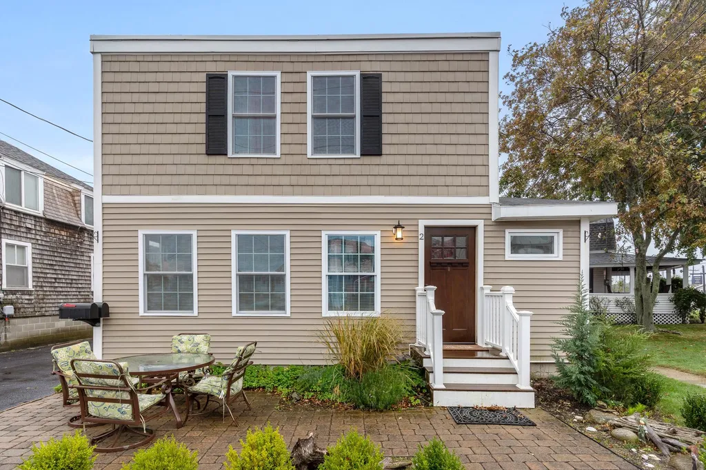 2 Dover Avenue Hampton NH 03842