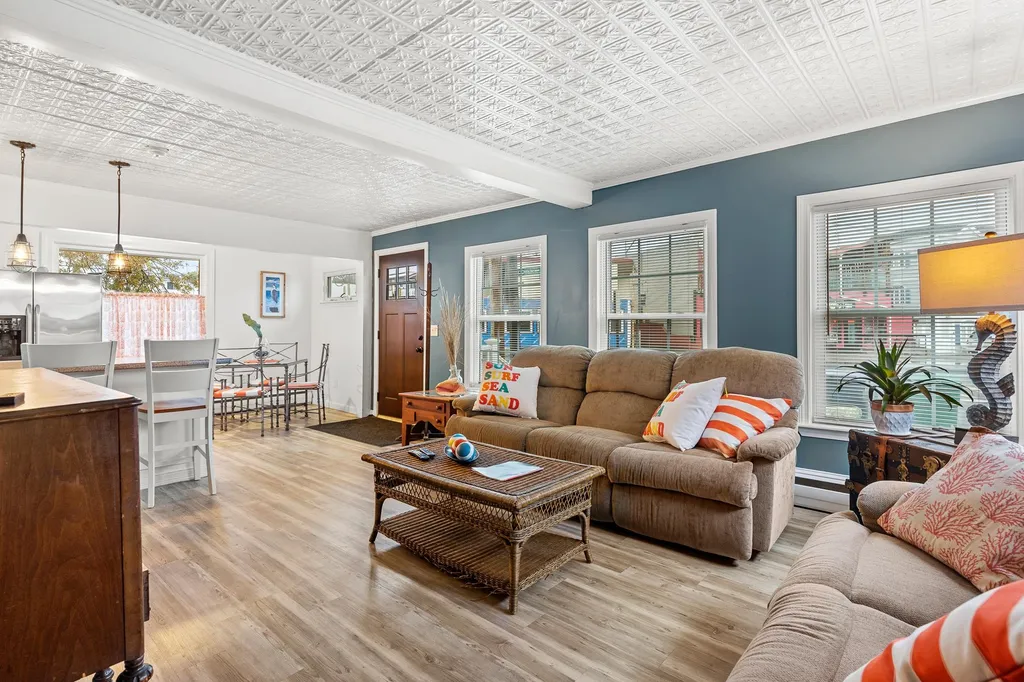 2 Dover Avenue Hampton NH 03842