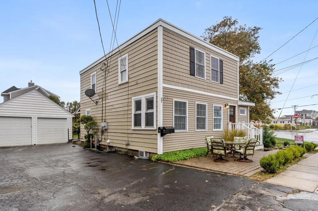 2 Dover Avenue Hampton NH 03842