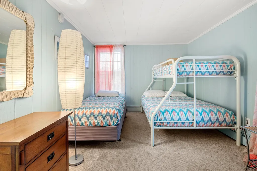 2 Dover Avenue Hampton NH 03842
