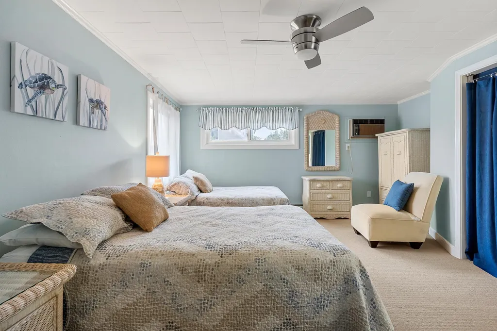 2 Dover Avenue Hampton NH 03842