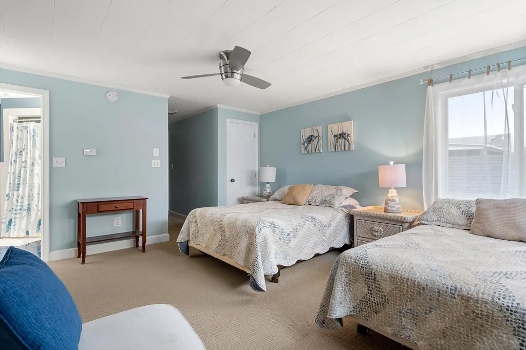 2 Dover Avenue Hampton NH 03842
