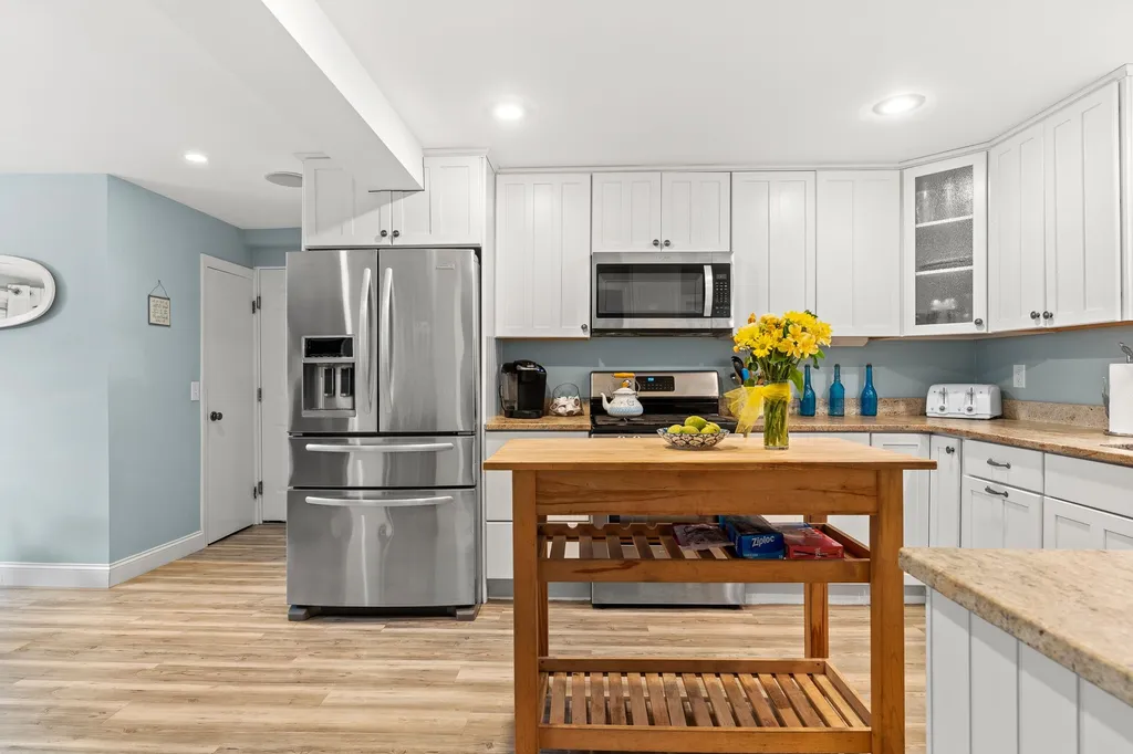 2 Dover Avenue Hampton NH 03842
