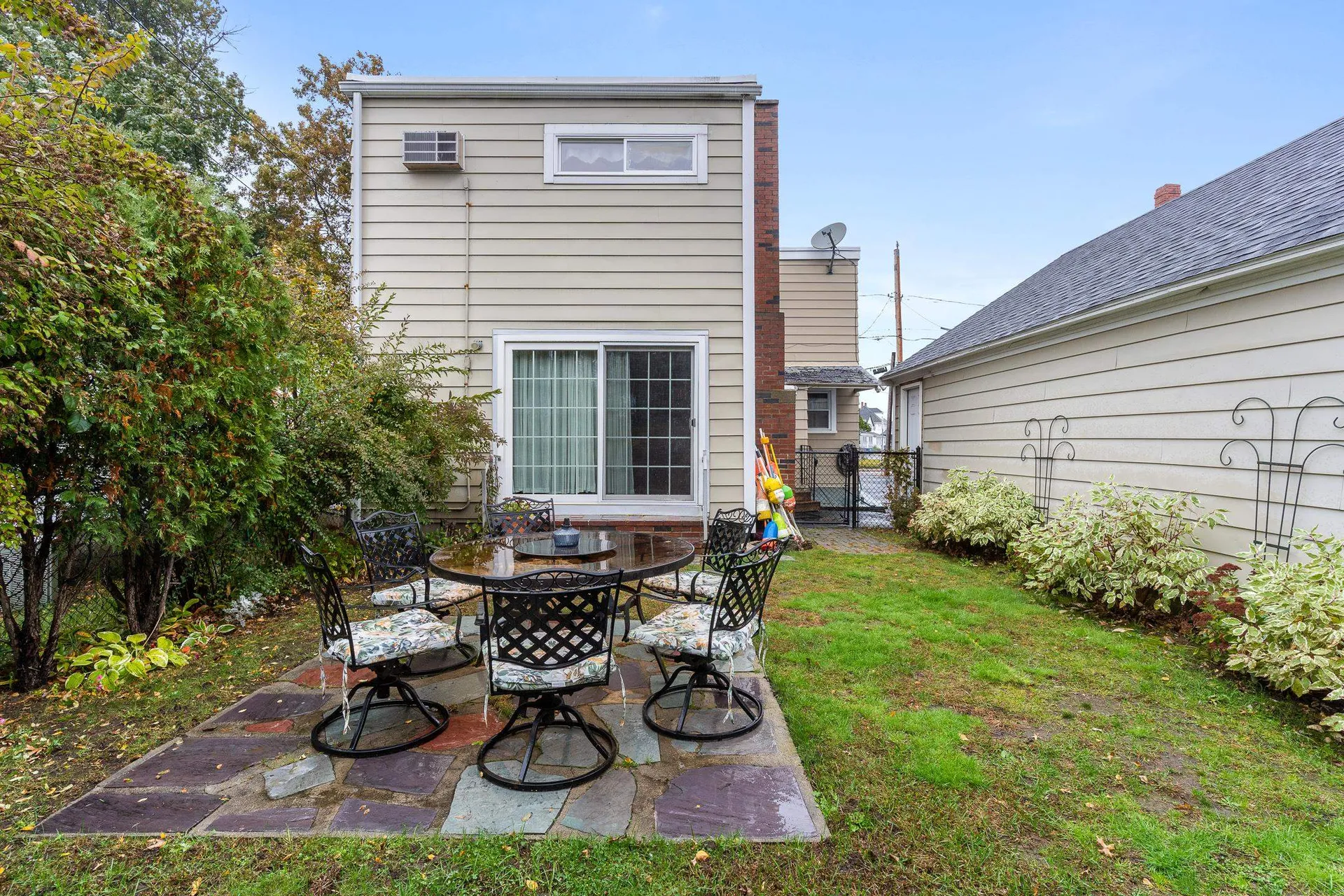 2 Dover Avenue Hampton NH 03842