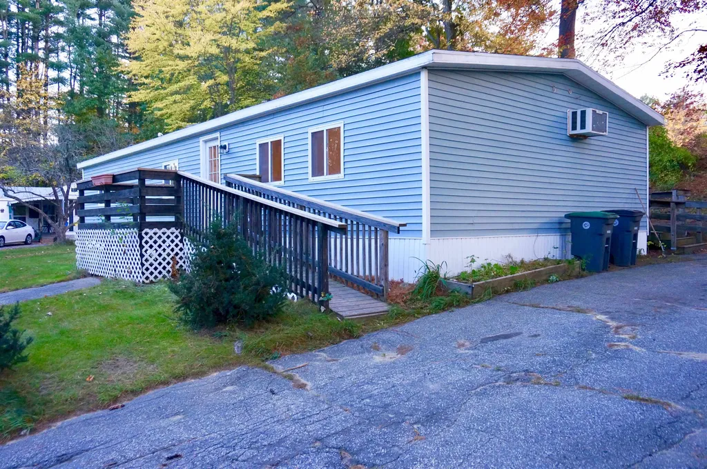 8 Vindale Road Hooksett NH 03106