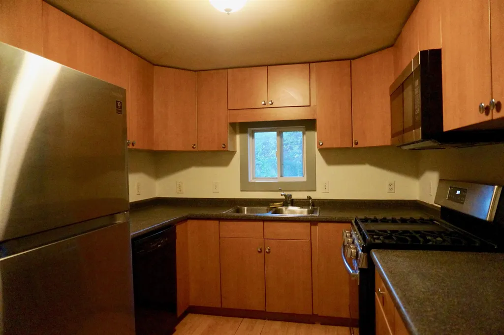 8 Vindale Road Hooksett NH 03106