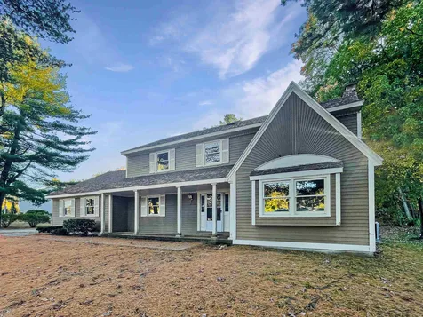 34 Gendron Street Nashua NH 03062