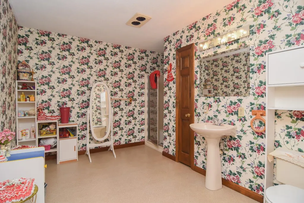 38 Elwood Road Londonderry NH 03053