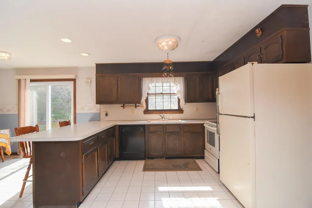38 Elwood Road Londonderry NH 03053