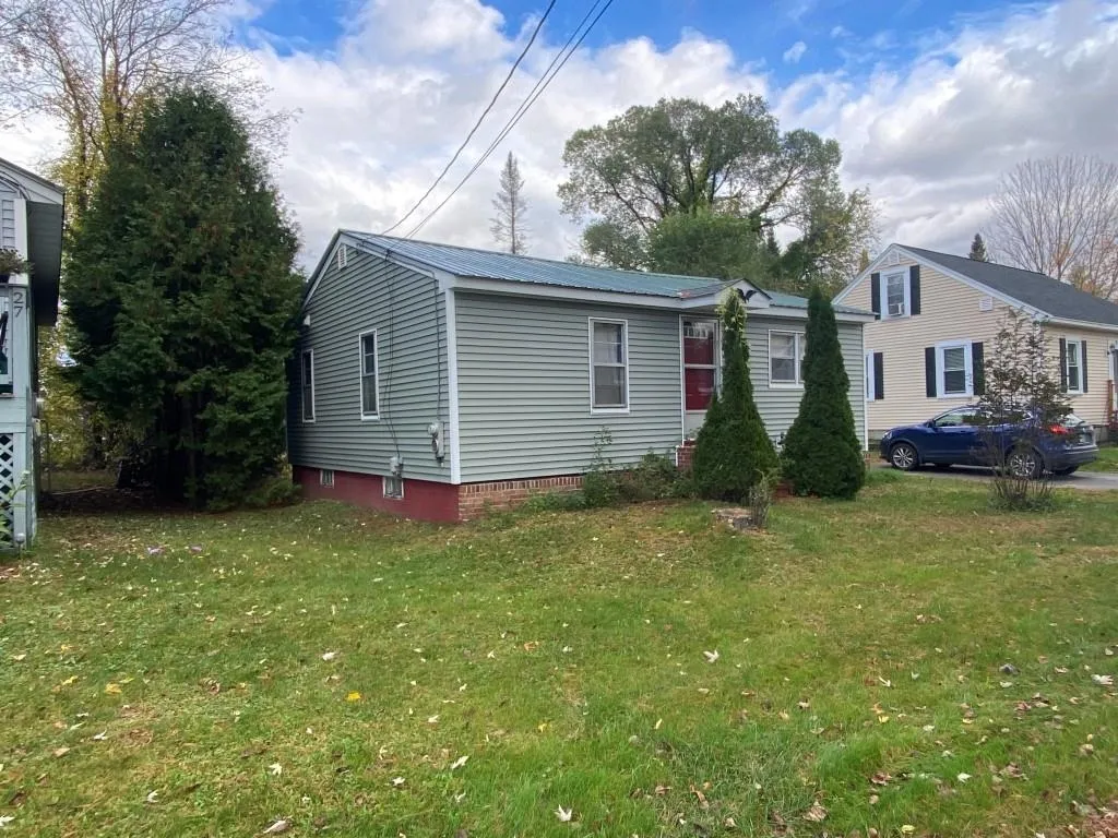 25 Fairbanks Street Keene NH 03431