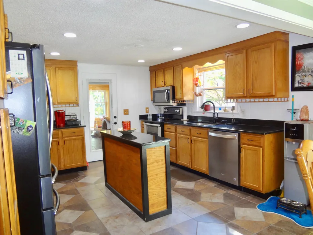 1793 Parade Road Laconia NH 03246