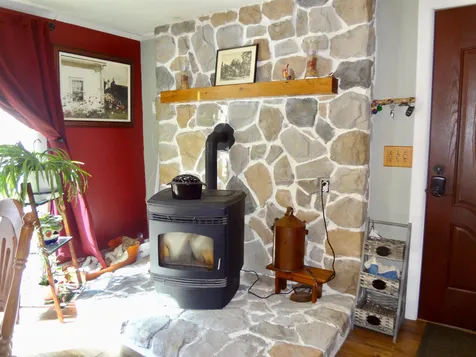 1793 Parade Road Laconia NH 03246