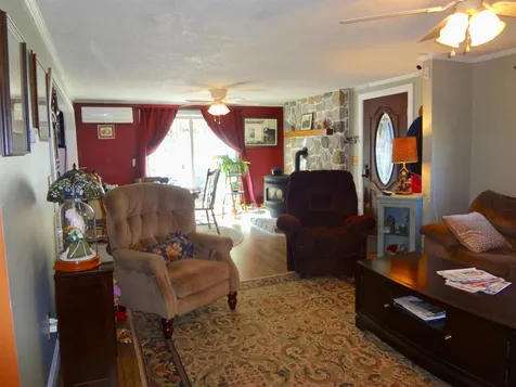 1793 Parade Road Laconia NH 03246