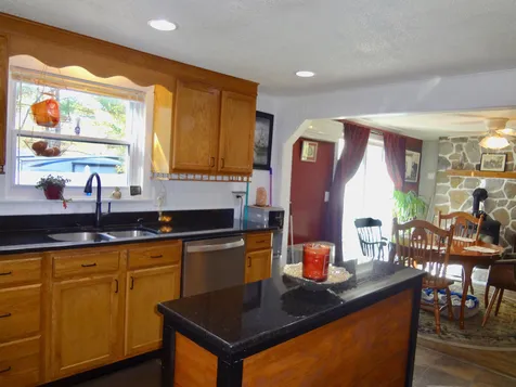 1793 Parade Road Laconia NH 03246