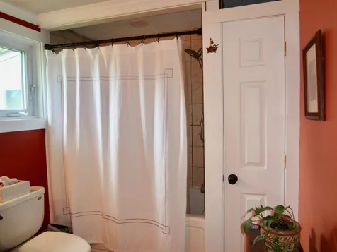 1793 Parade Road Laconia NH 03246