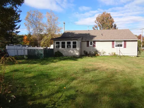 1793 Parade Road Laconia NH 03246