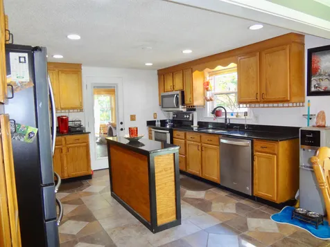 1793 Parade Road Laconia NH 03246