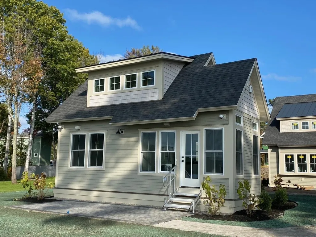 14 Lake Shore Drive Moultonborough NH 03254
