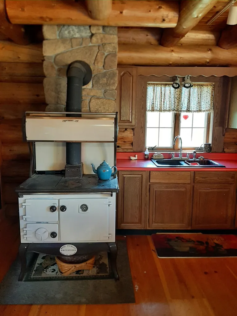 83 North Hill Road Stewartstown NH 03576