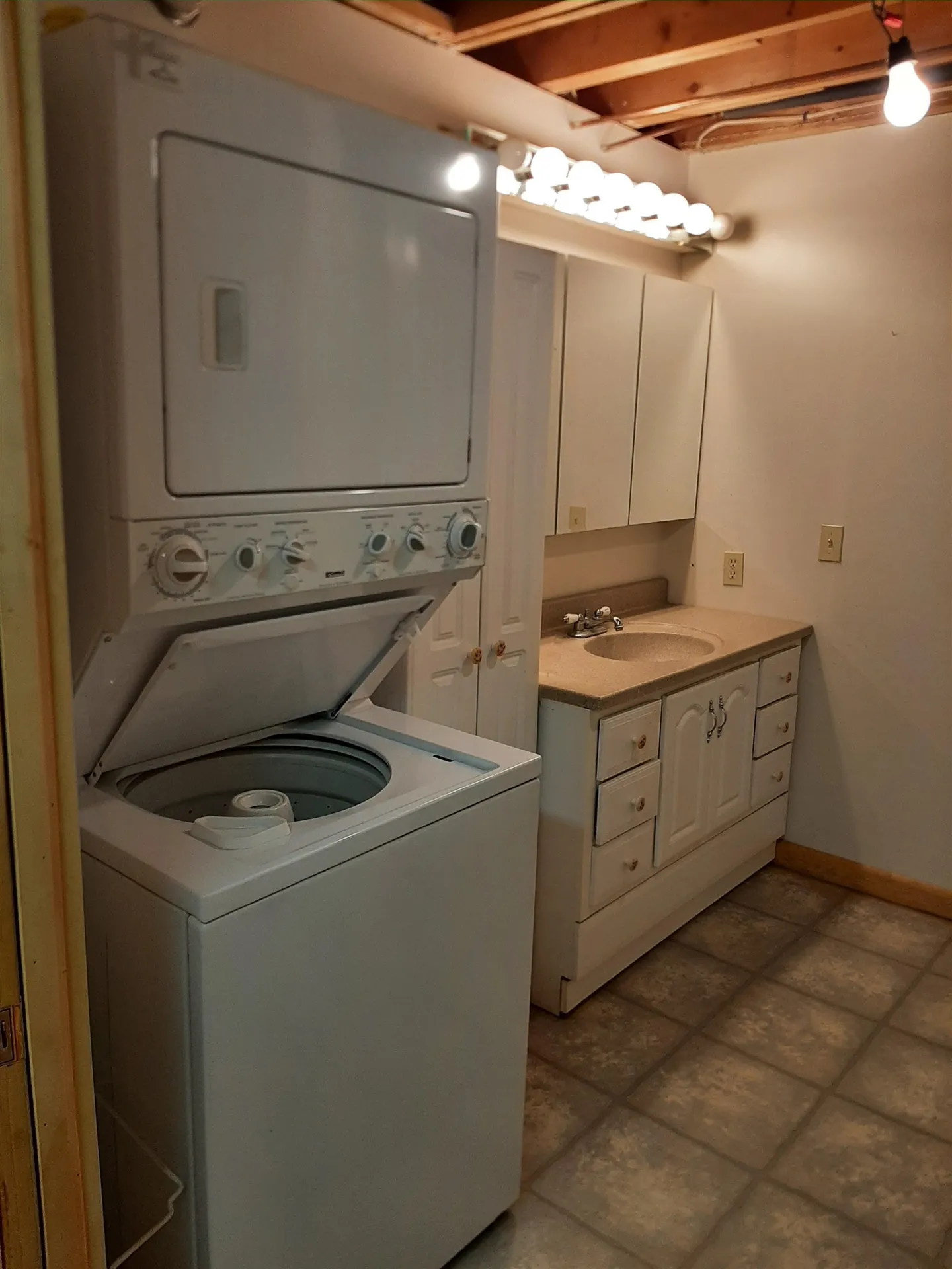 83 North Hill Road Stewartstown NH 03576