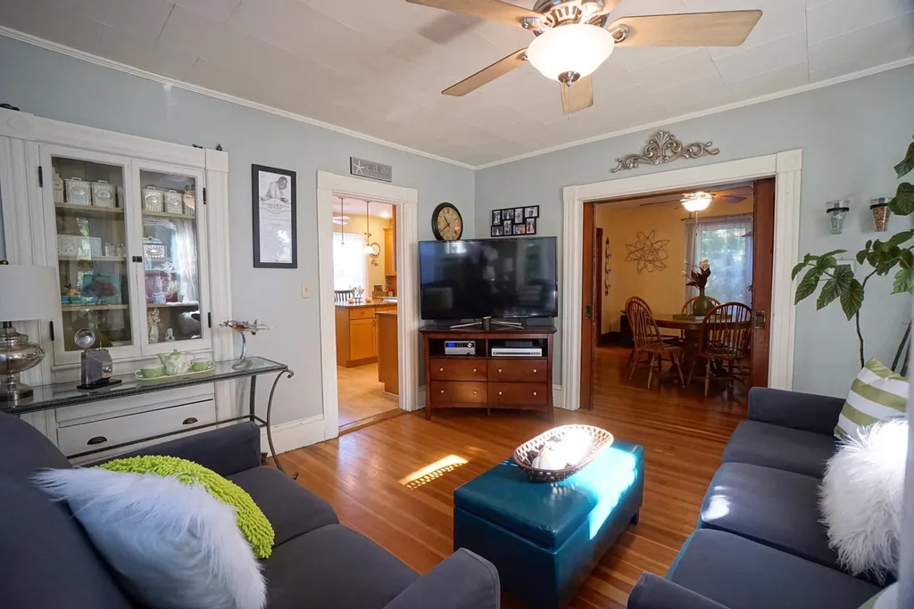5 West Everett Street Derry NH 03038