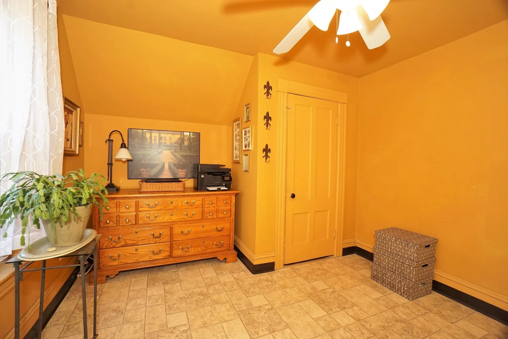 5 West Everett Street Derry NH 03038