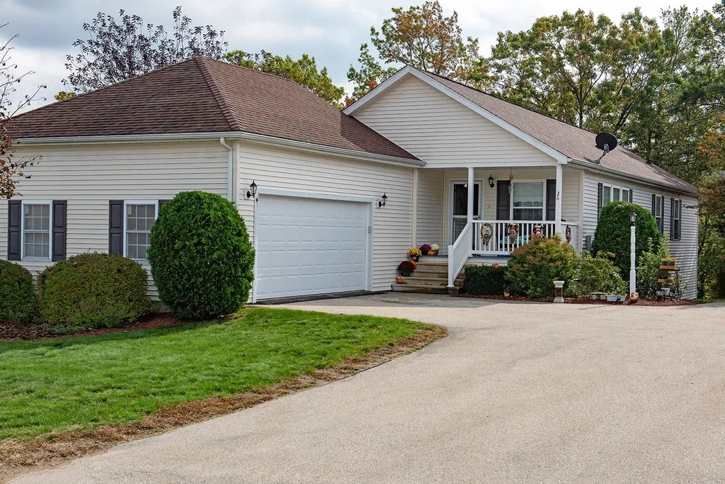 26 Ironwood Circle Hooksett NH 03106