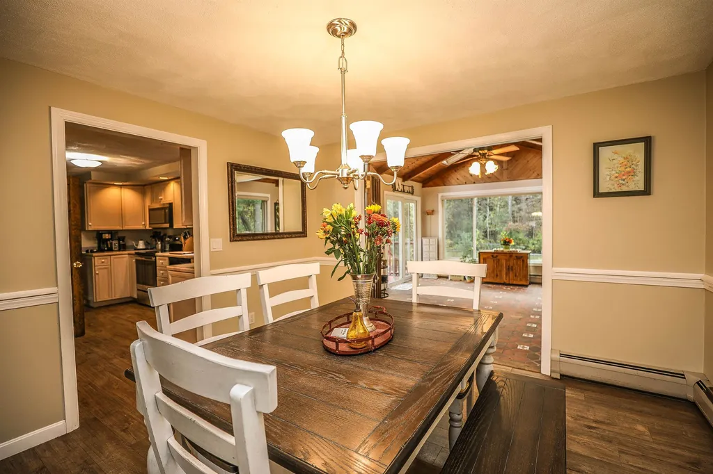 21 Tokanel Drive Londonderry NH 03053