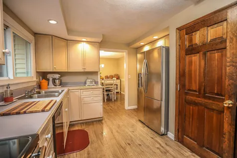 21 Tokanel Drive Londonderry NH 03053