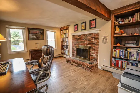 21 Tokanel Drive Londonderry NH 03053