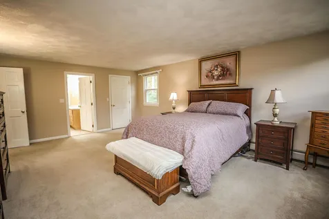 21 Tokanel Drive Londonderry NH 03053
