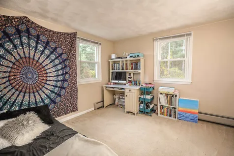 21 Tokanel Drive Londonderry NH 03053