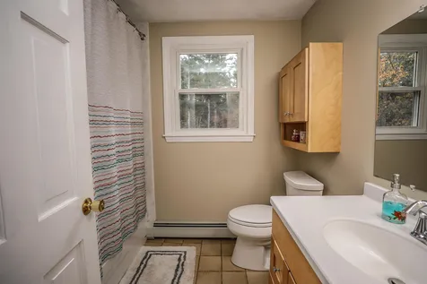 21 Tokanel Drive Londonderry NH 03053