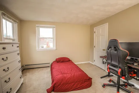 21 Tokanel Drive Londonderry NH 03053
