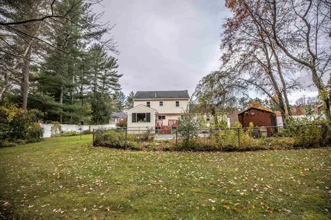 21 Tokanel Drive Londonderry NH 03053