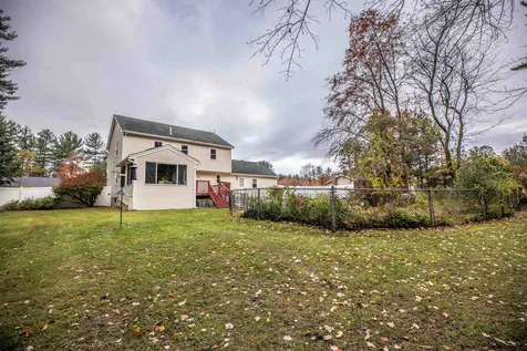 21 Tokanel Drive Londonderry NH 03053