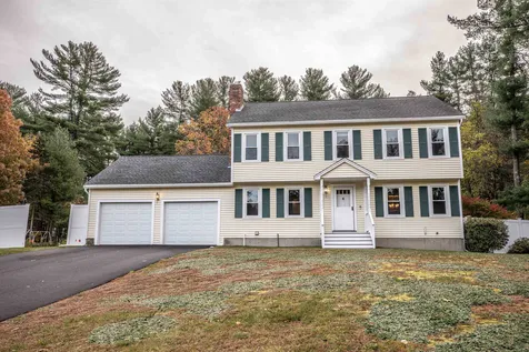 21 Tokanel Drive Londonderry NH 03053